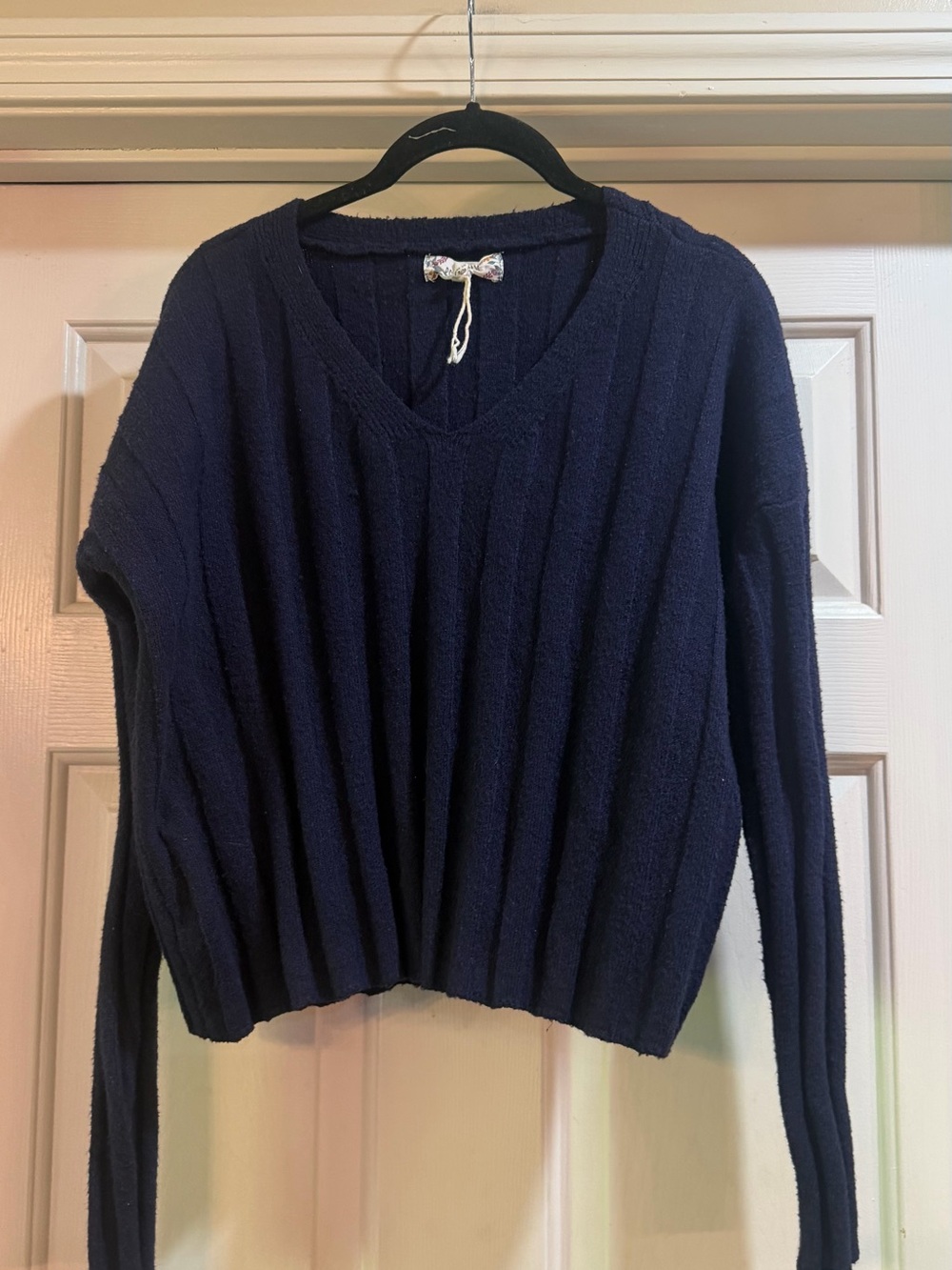 Pink Rose Navy V-Neck Ribbed Women's Sweater NWOT Size m #sweaterweather #fall